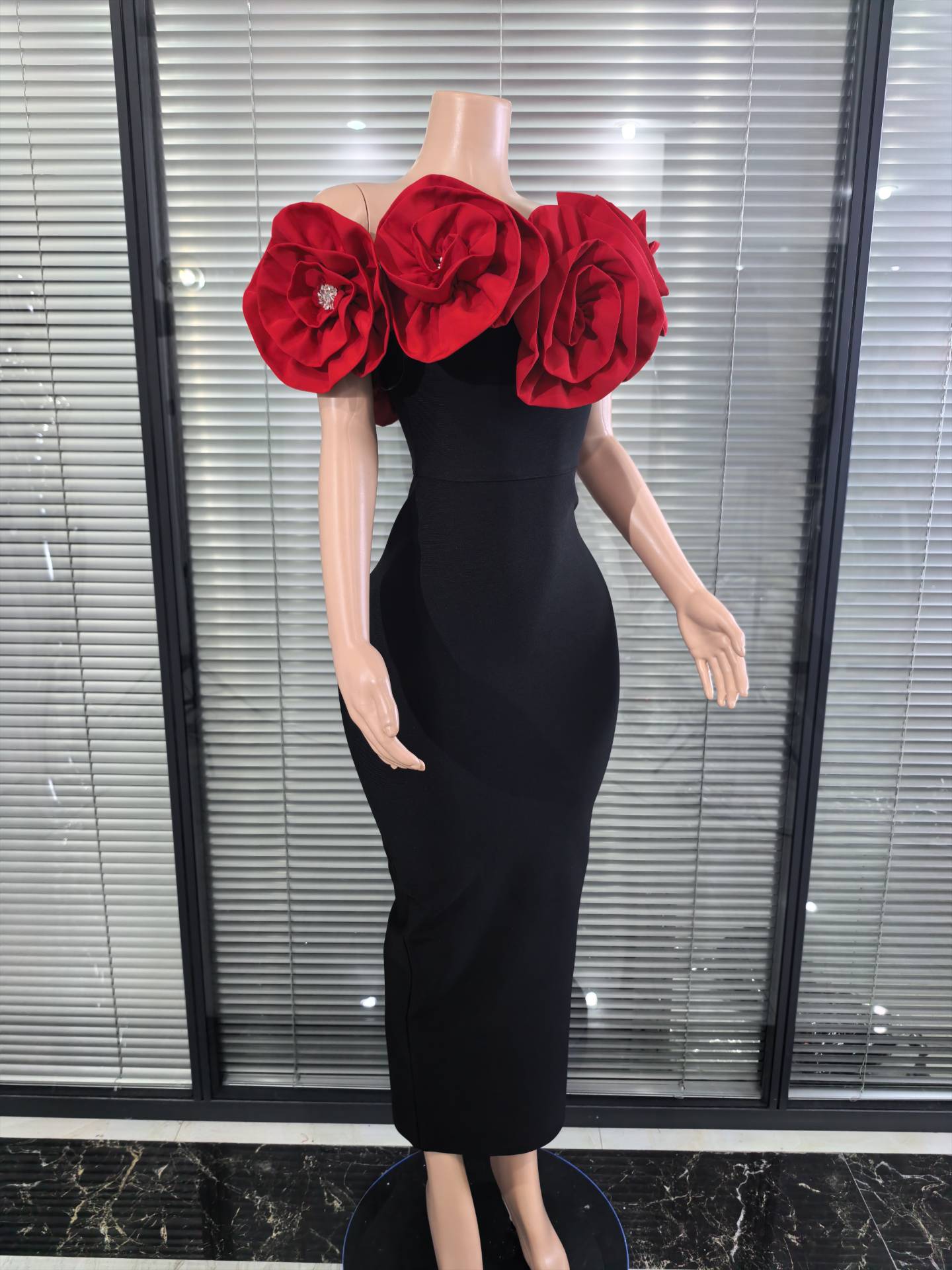 أحمر أبيض المرأة مثير حمالة ال - مراجعة Women'S Red Formal Wear وسعره