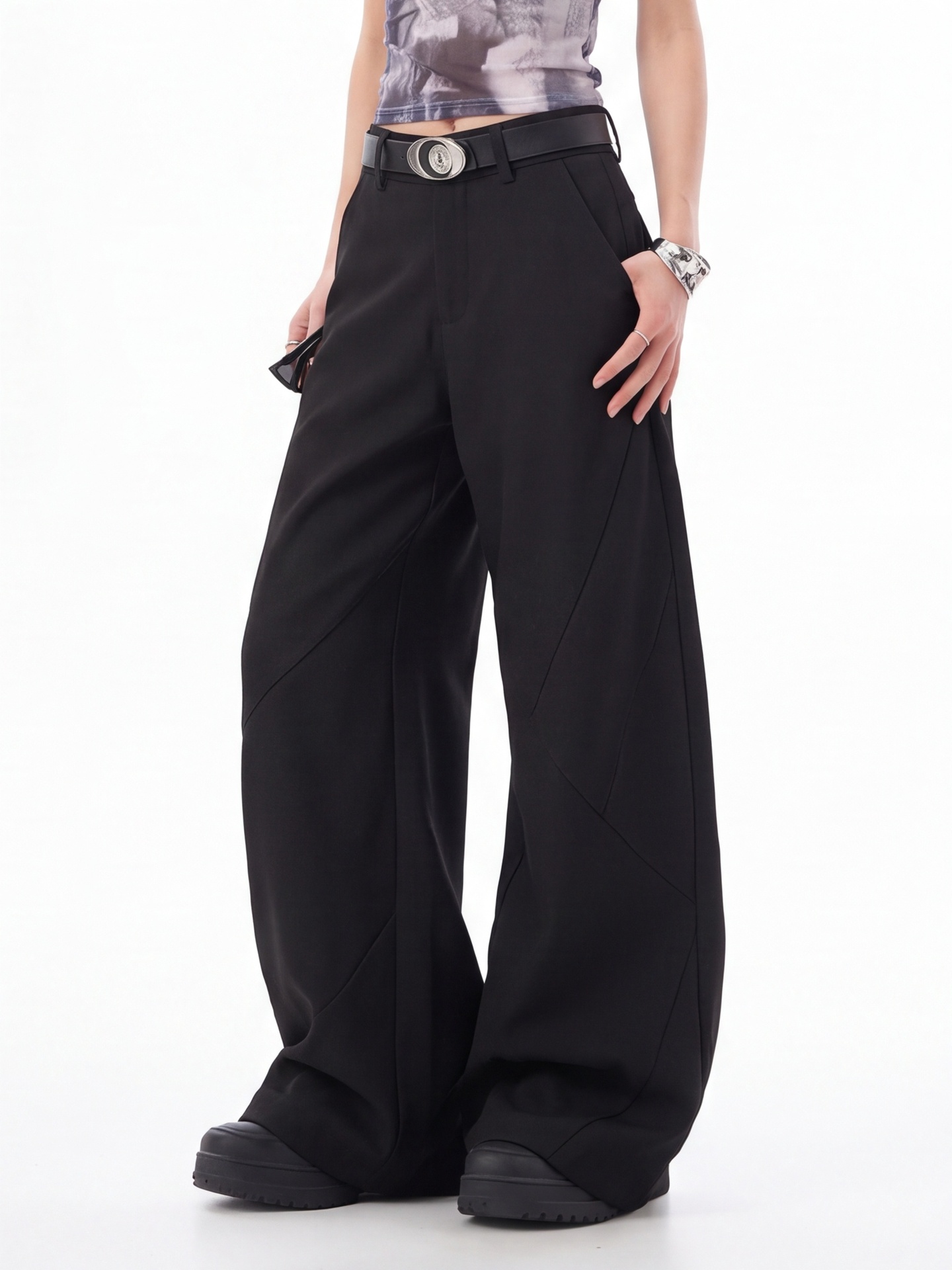 بنطلون نسائي أسود بخصر عالٍ من - مراجعة Tailored Trouser Wide وسعره